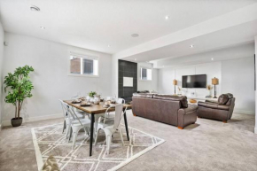 Bright & Cozy 2-Bedroom Basement Suite